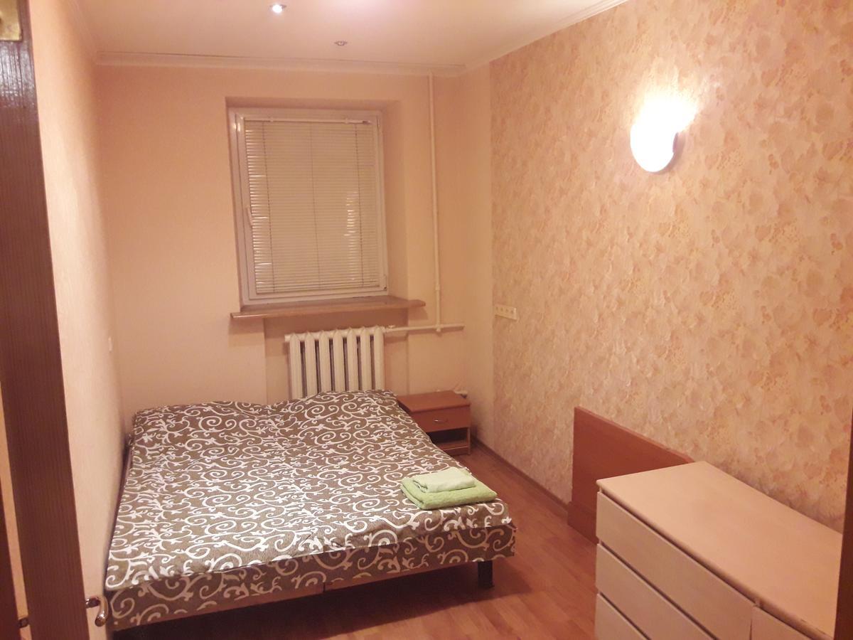 Appartment Near M. 23 Serpnya Kharkov Luaran gambar