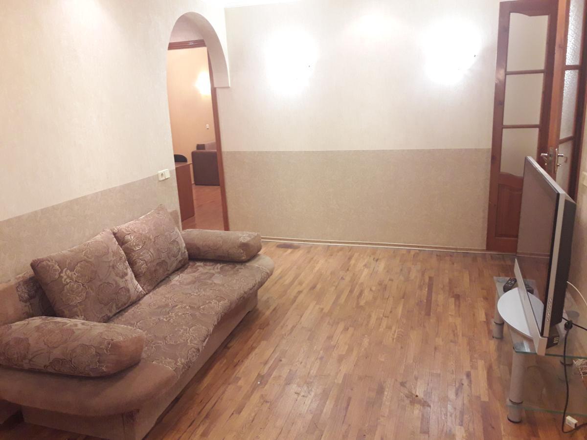 Appartment Near M. 23 Serpnya Kharkov Luaran gambar